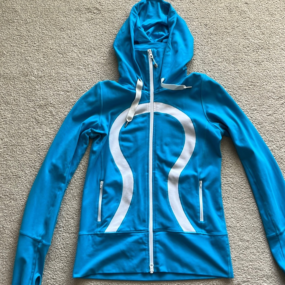 Lululemon hooded in stride jacket size 8